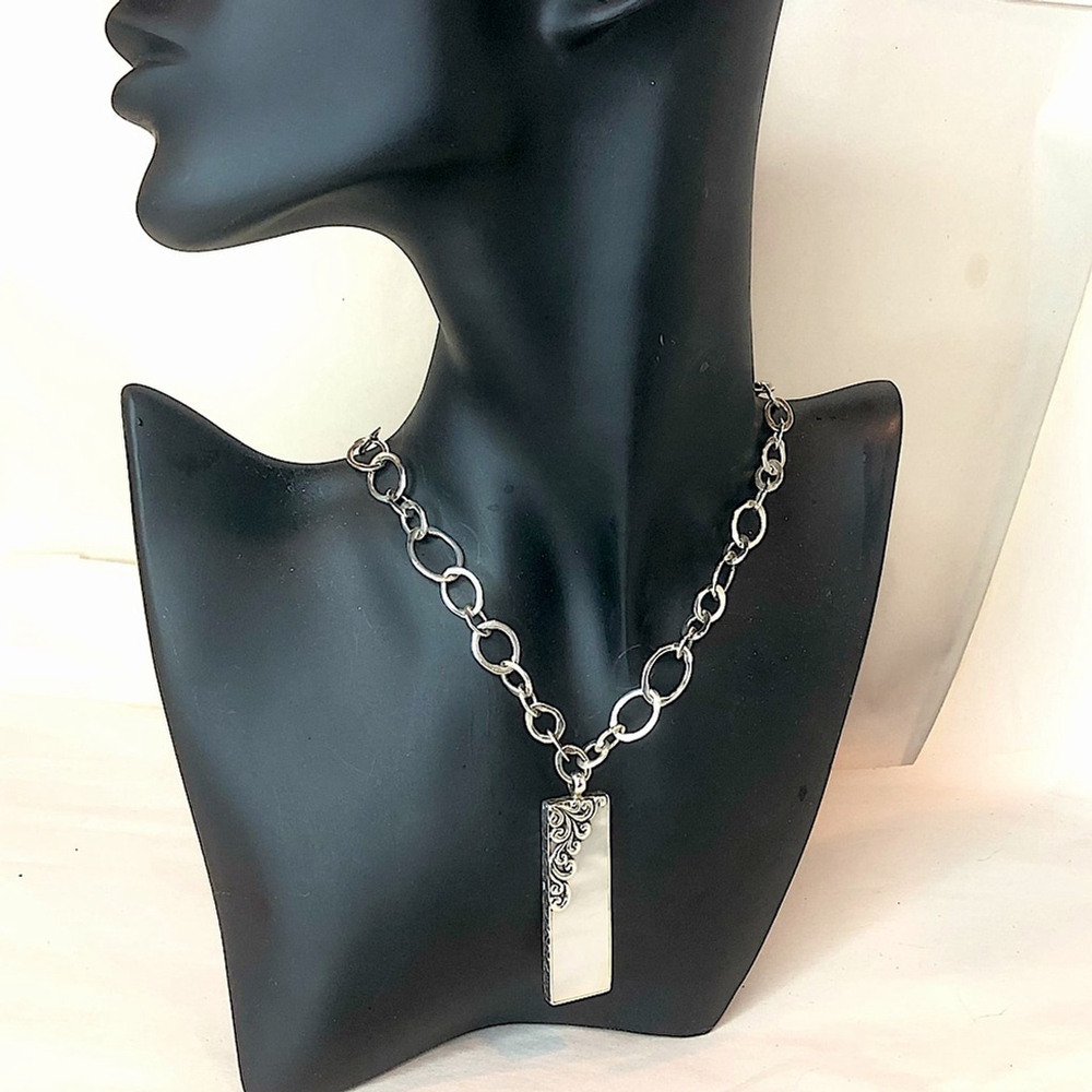 LOIS HILL Sterling Silver Cut Out Mother Of Pearl Open Link Toggle Necklace NWOT - Picture 4 of 17